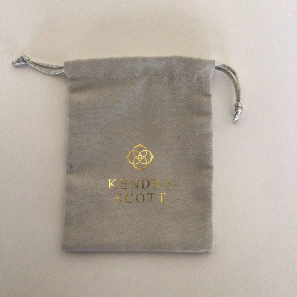 KENDRA SCOTT GRAY VELVET DRAWSTRING JEWELRY POUCH